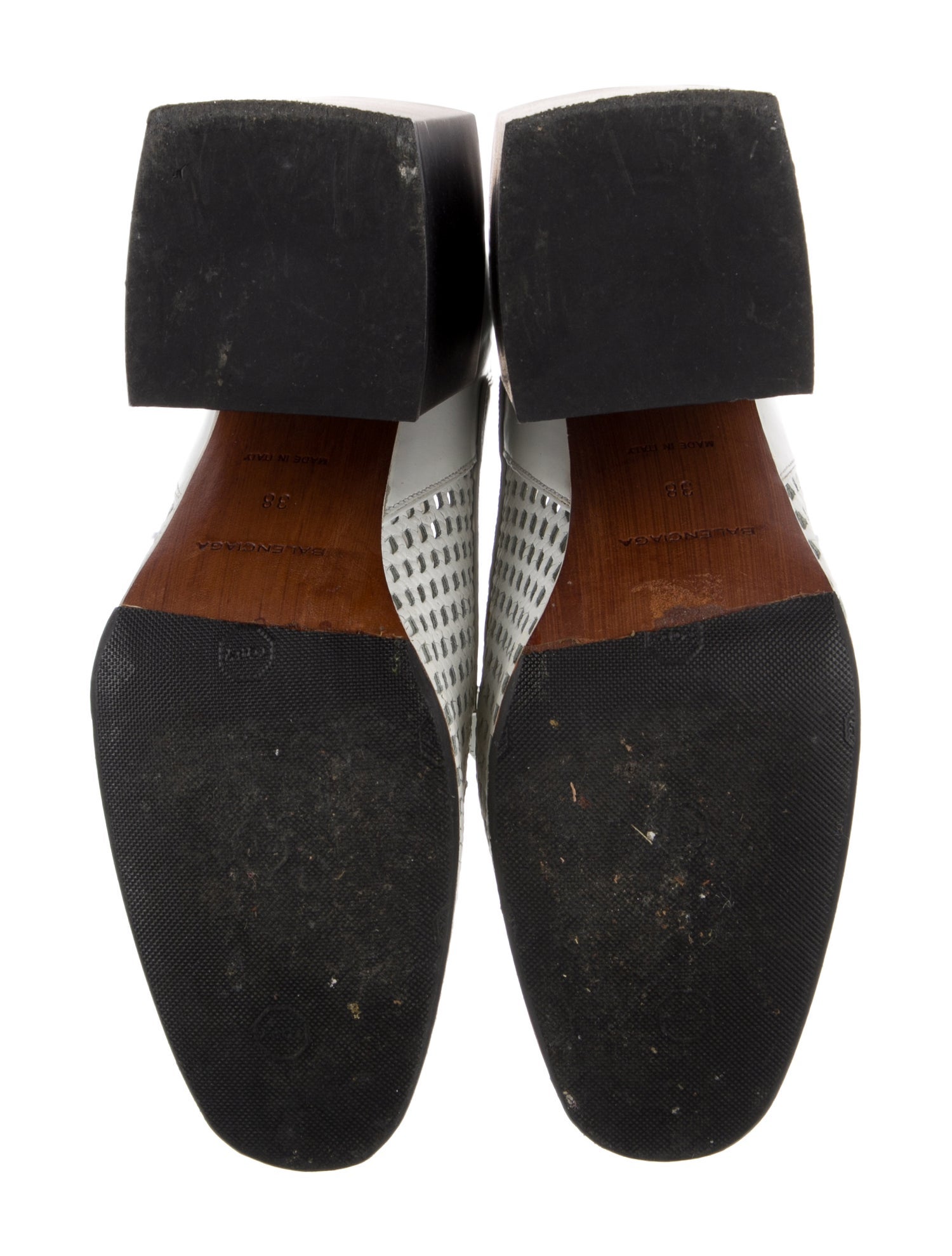 Balenciaga Leather Pumps